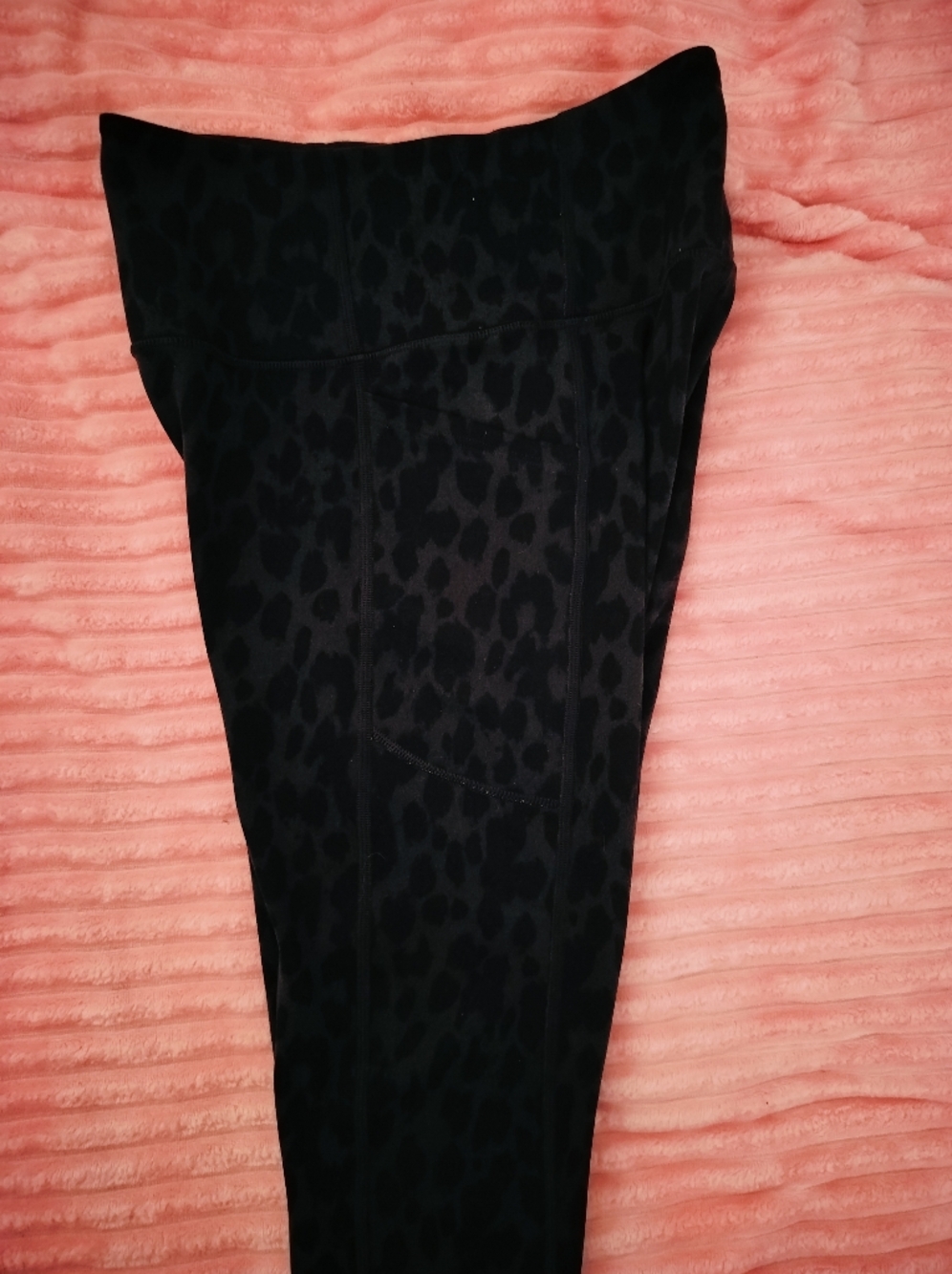 Victoria's Secret Dark Gray Black Leopard Print High-Waist Leggings - Size 4 - Picture 5 of 8